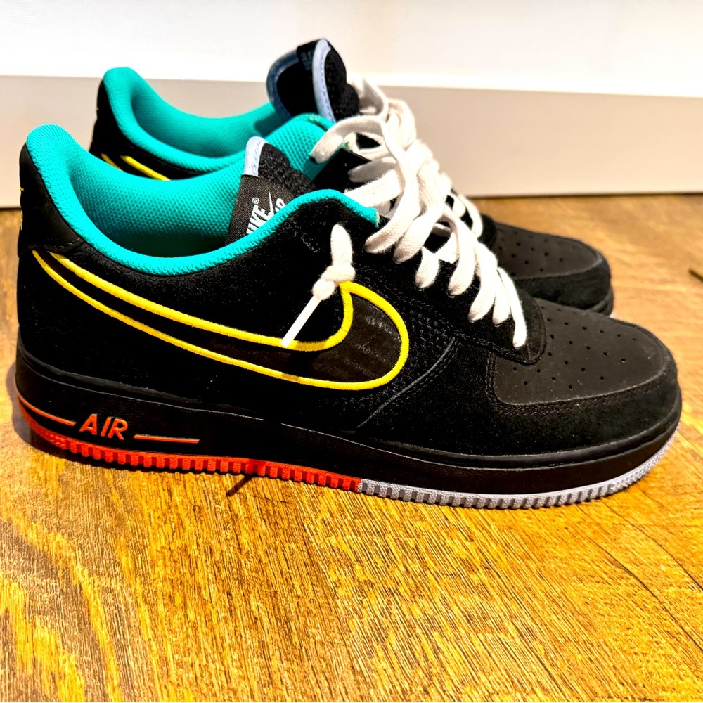 Nike Air Force 1 07 LV8 peace and unity
